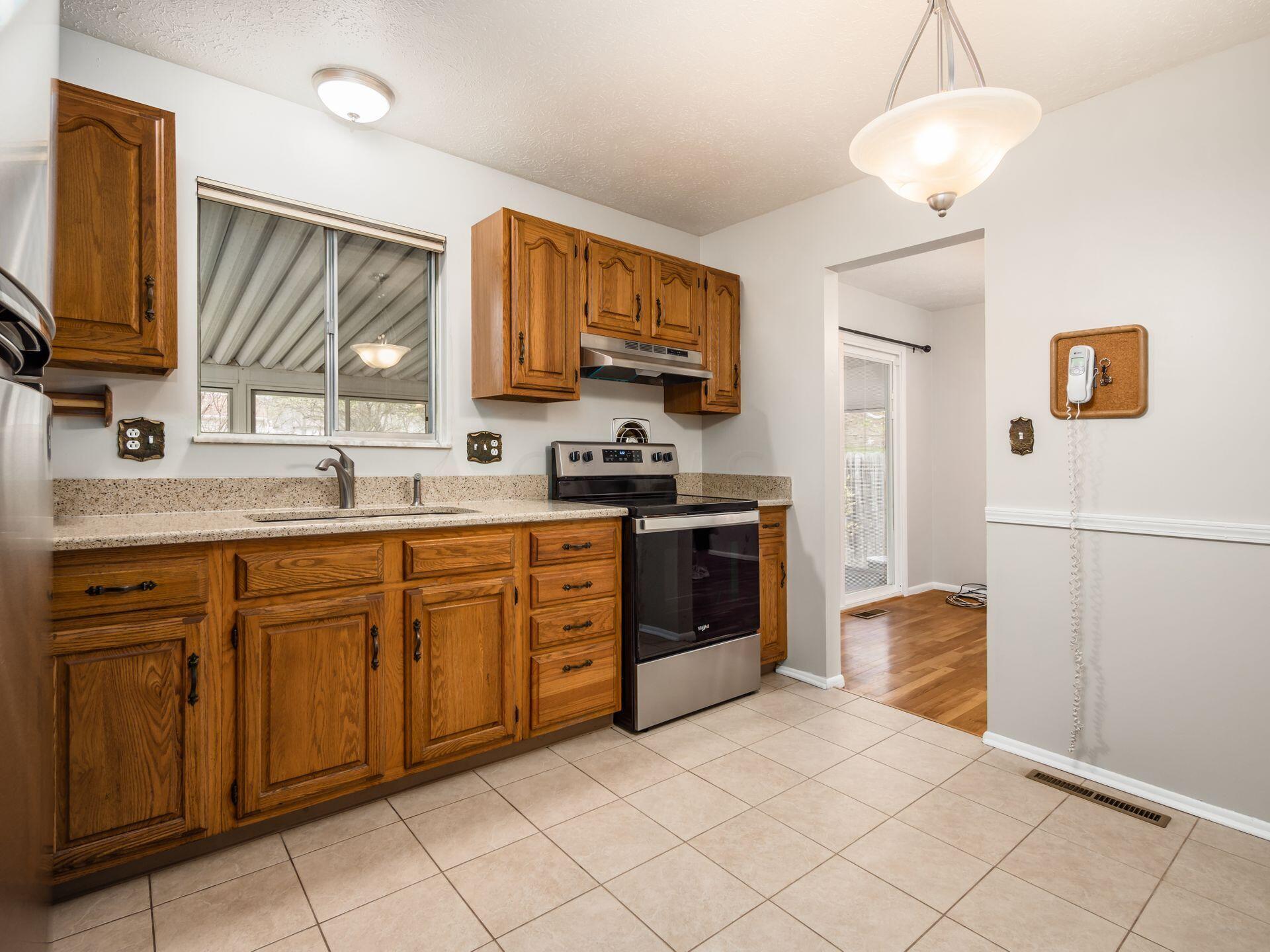 1591 Fall Brook Road Columbus, OH 43223 - Photo 8 of 32 Kitchen