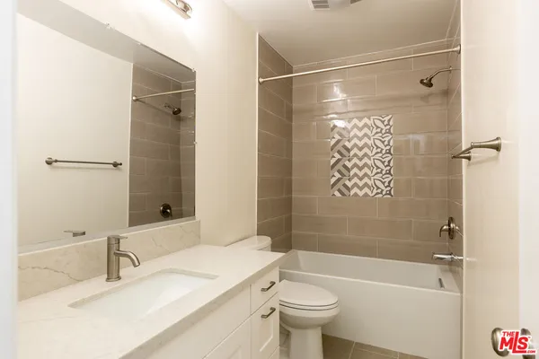 $4,180 | 1033 6th Street, Unit 102, Santa Monica, CA 90403