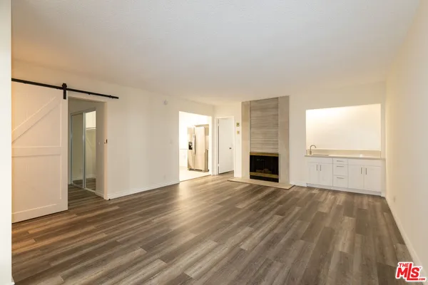 $4,180 | 1033 6th Street, Unit 102, Santa Monica, CA 90403