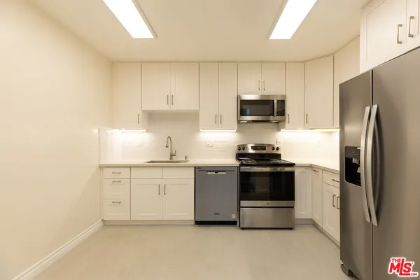 $4,180 | 1033 6th Street, Unit 102, Santa Monica, CA 90403