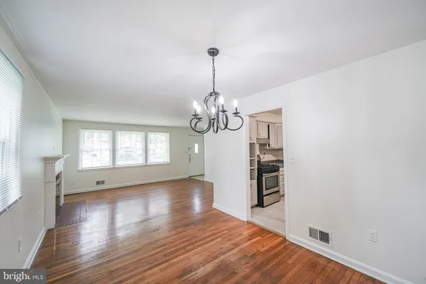 $3,195 | 4912 Adrian Street, Rockville, MD 20853