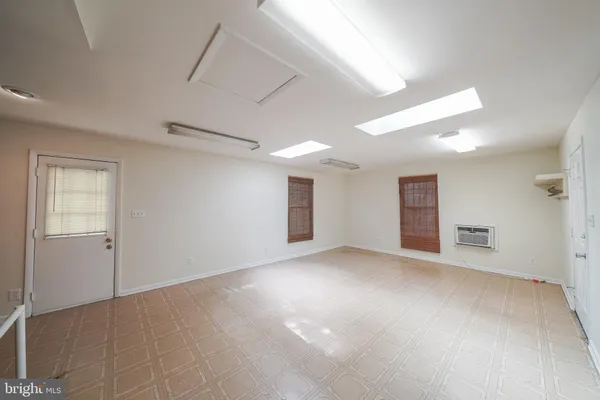 $3,195 | 4912 Adrian Street, Rockville, MD 20853