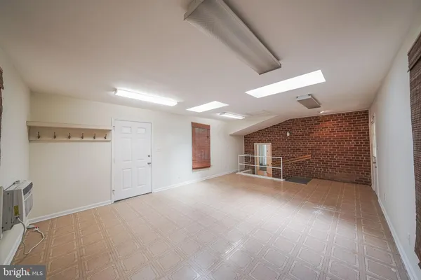 $3,195 | 4912 Adrian Street, Rockville, MD 20853