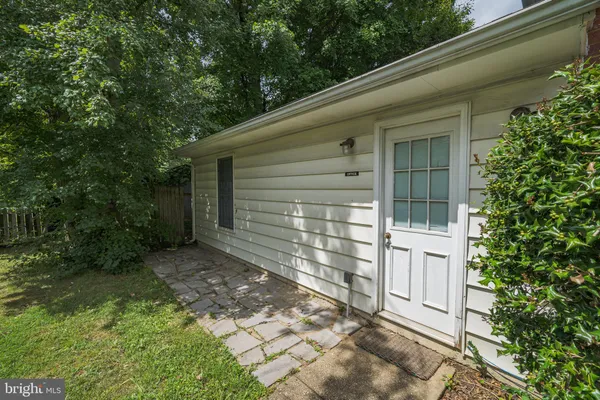 $3,195 | 4912 Adrian Street, Rockville, MD 20853