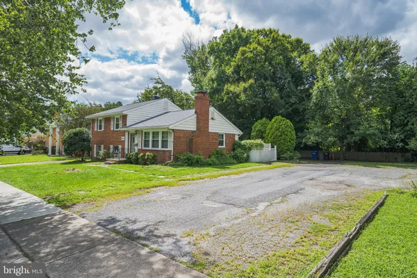 $3,195 | 4912 Adrian Street, Rockville, MD 20853