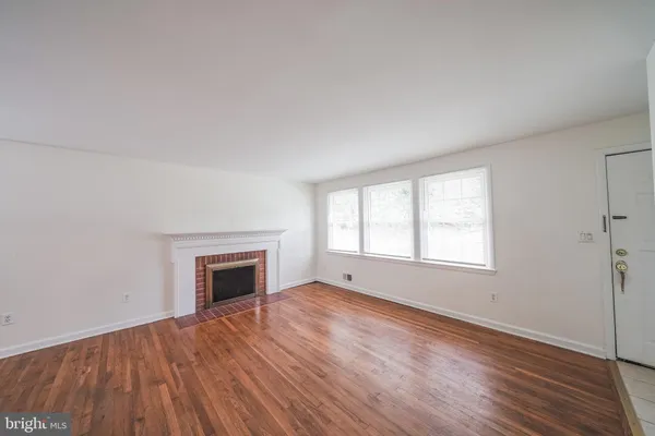 $3,195 | 4912 Adrian Street, Rockville, MD 20853