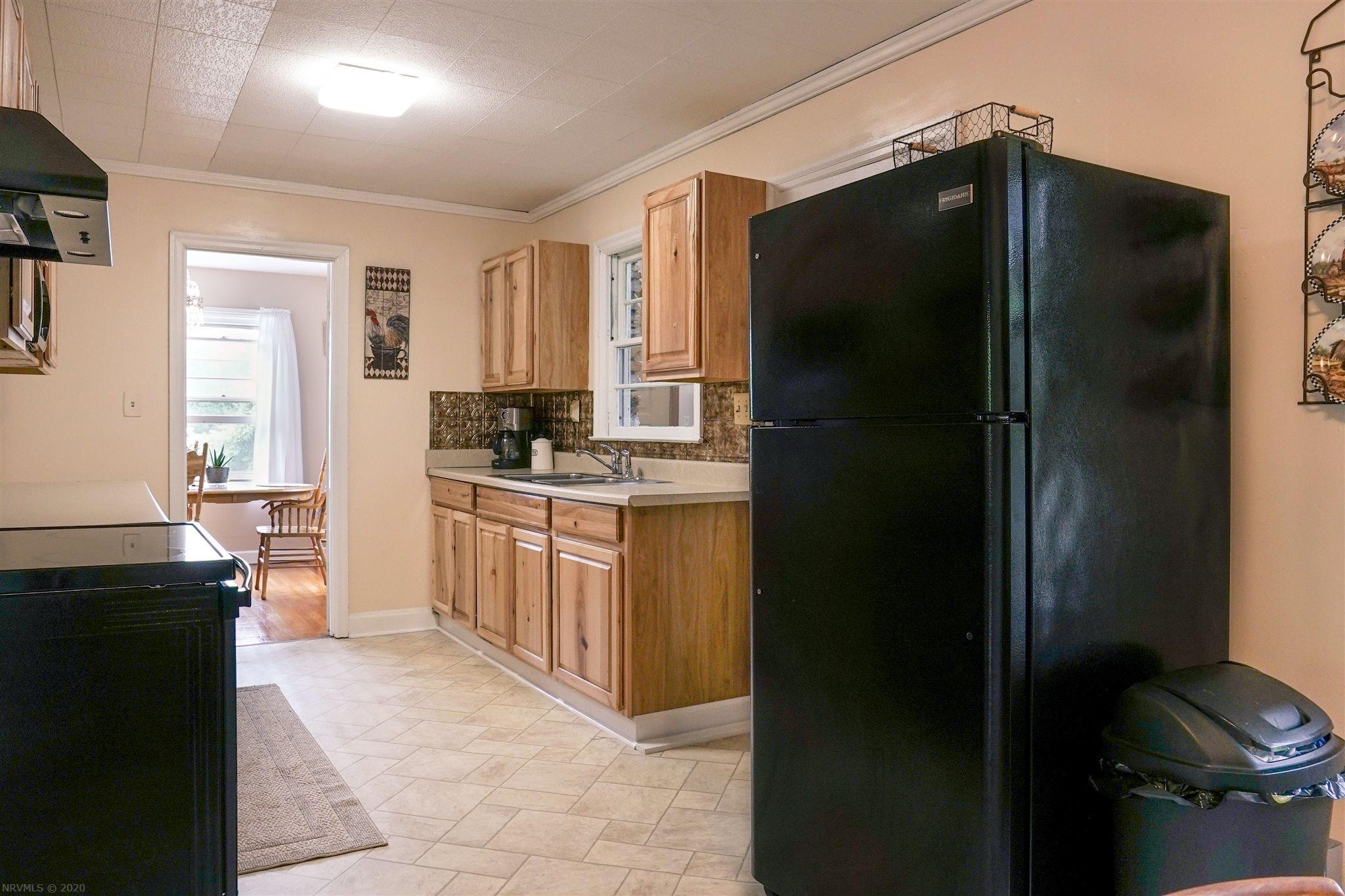 6571 Hylton Road Radford, VA 24141 - Photo 8 of 30 Gallery Image 8