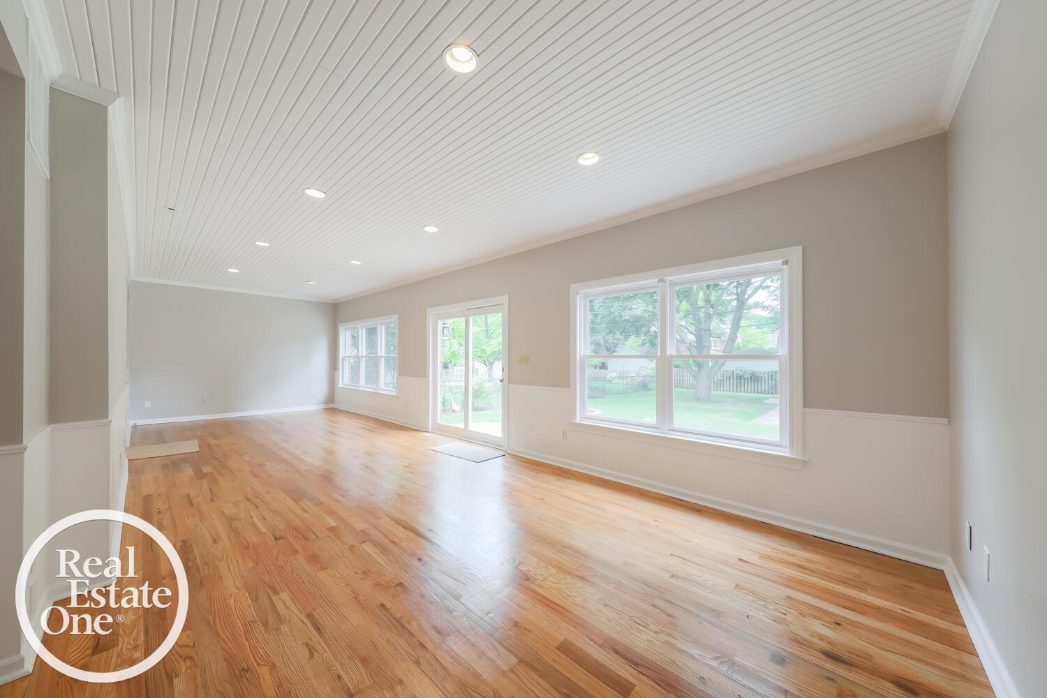 836 Lincoln Road Grosse Pointe, MI 48230 - Photo 14 of 39 50149905-93ecefc0-83cf-46c5-af7a-ba4e00075a6f.JPG