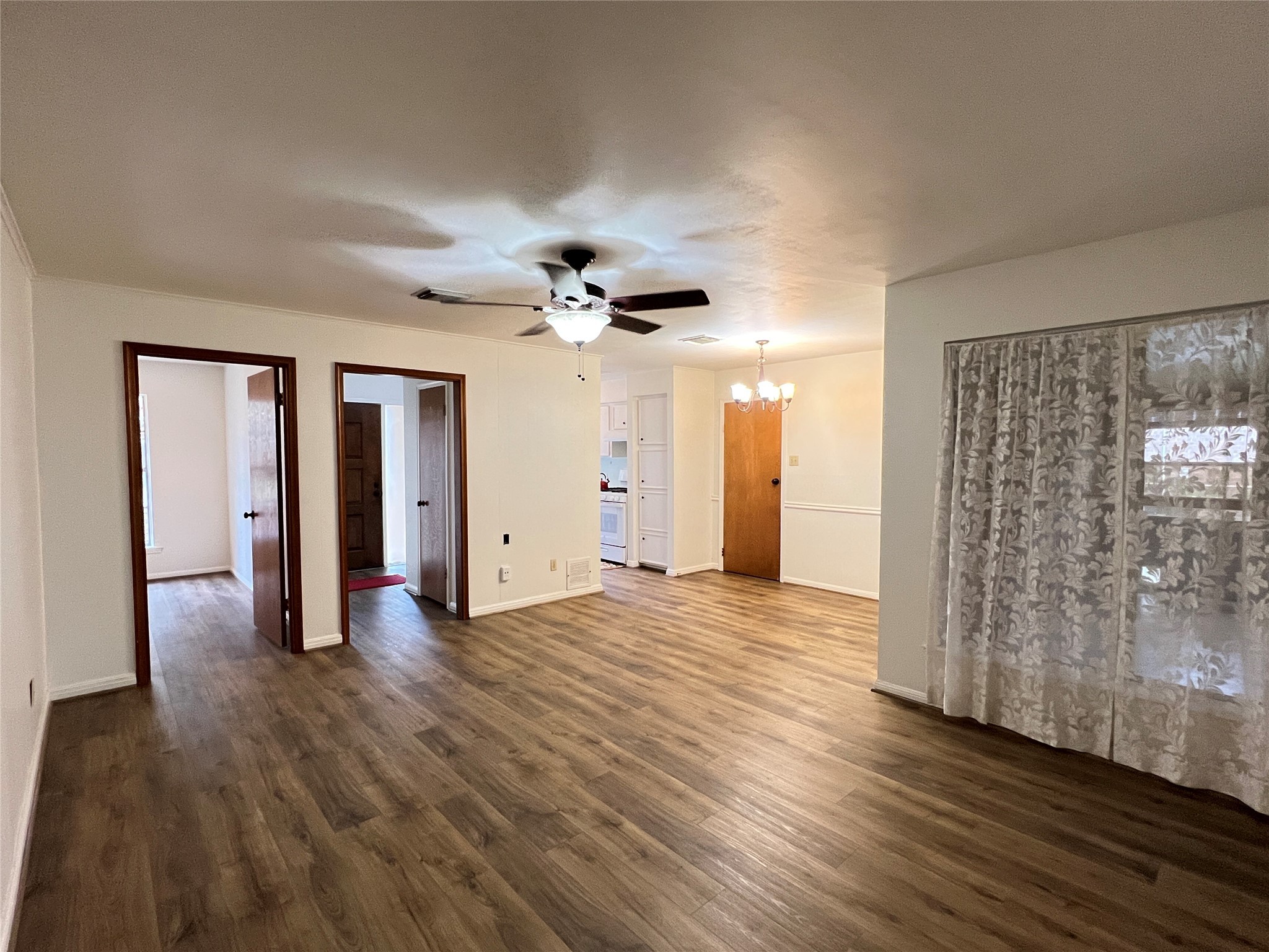 2232 Ripple Creek Drive Rosenberg, TX 77471 - Photo 6 of 30 View from back left side of livingroom