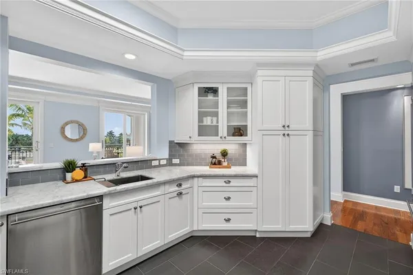 $2,395,000 | 625 5th Avenue South, Unit PH302, Naples, FL 34102
