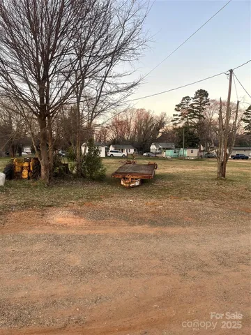 a picture of a field