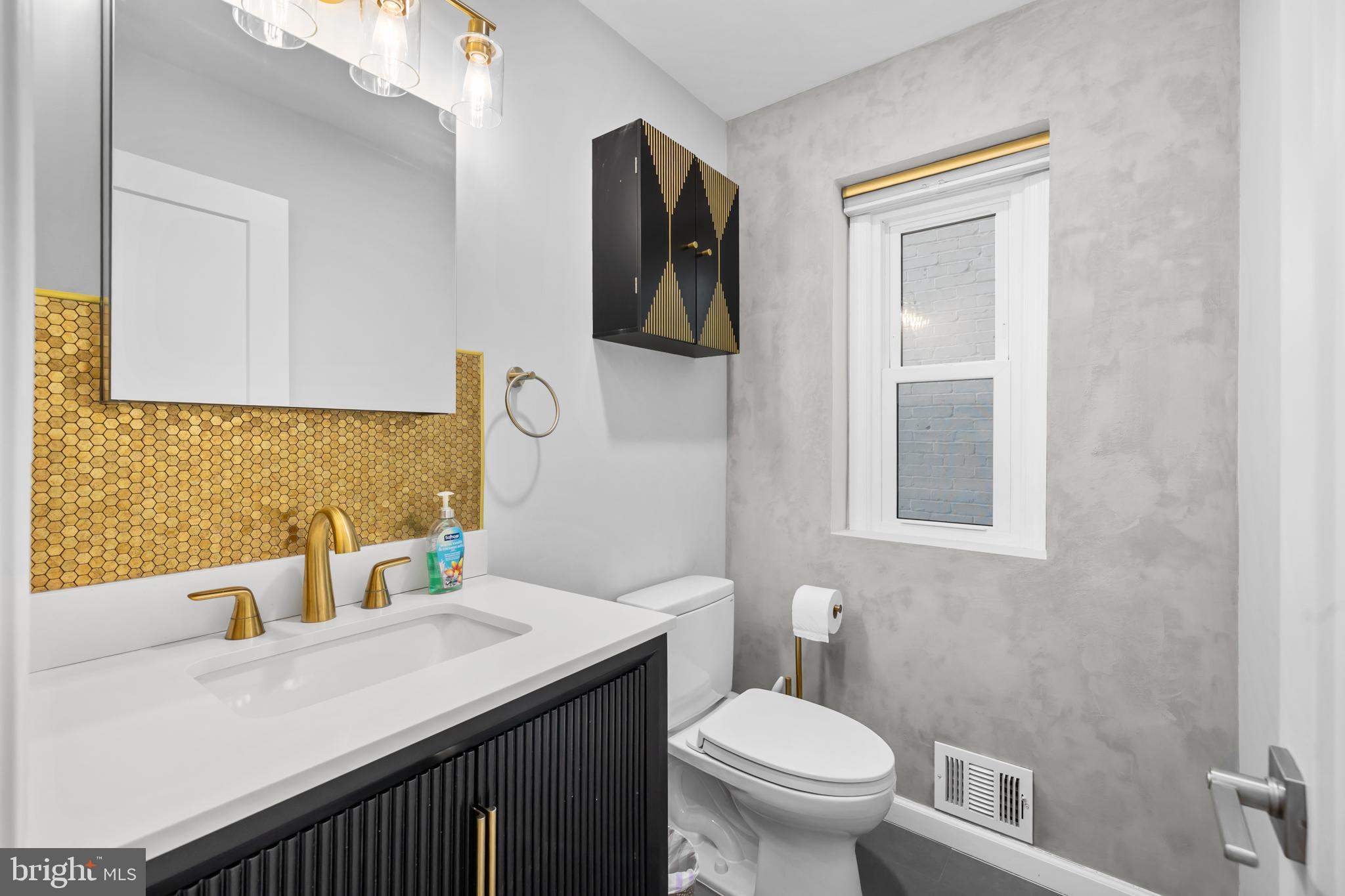 934 T Street Northwest Washington, DC 20001 - Photo 7 of 49