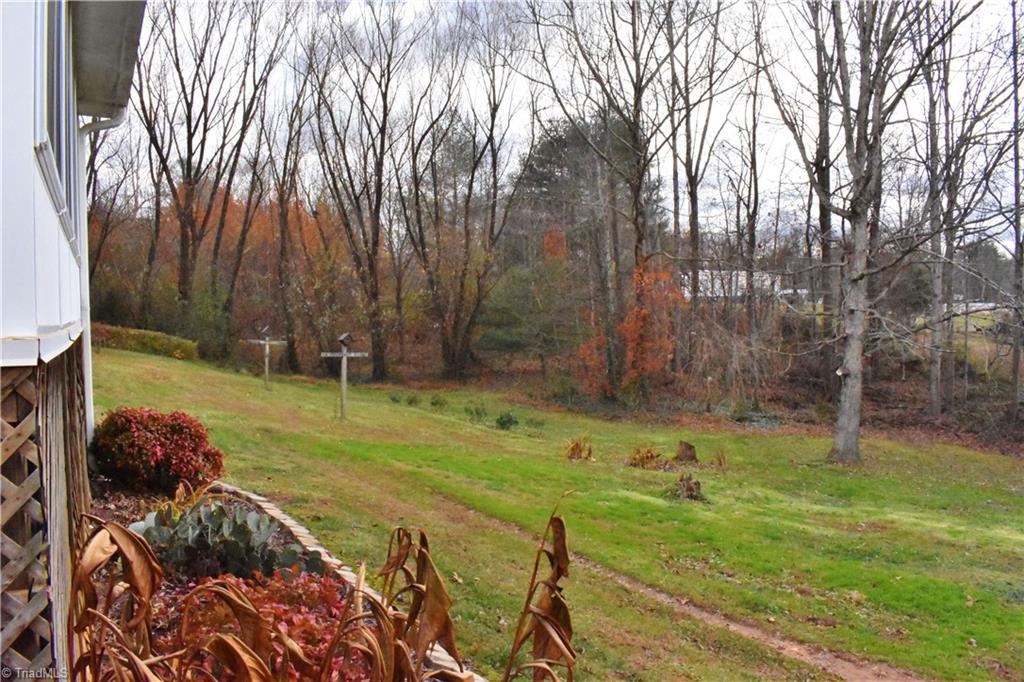342 Cedar Ridge Road Mount Airy, NC 27030 - Photo 5 of 21 Gallery Image 5