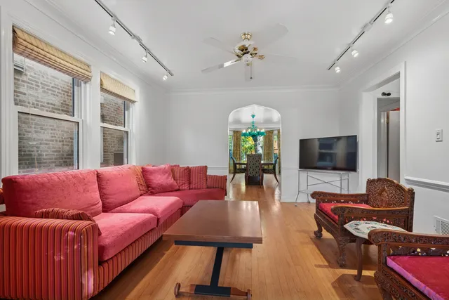 $790,000 | 5228 North Virginia Avenue, Chicago, IL 60625