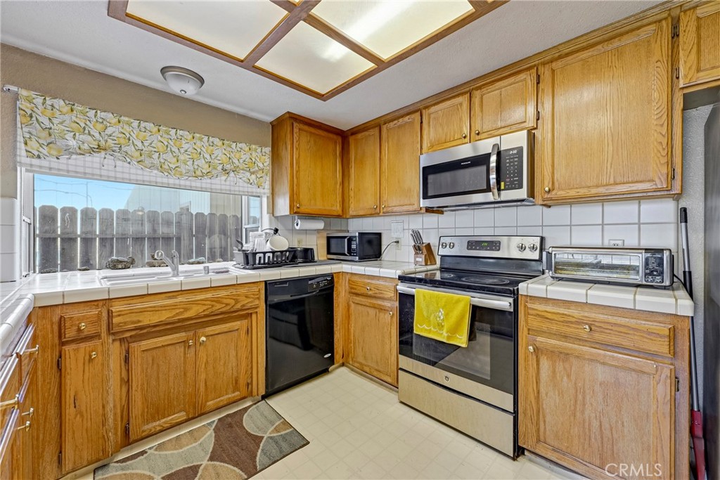 1165 Inspiration Point Court Merced, CA 95340 - Photo 14 of 34