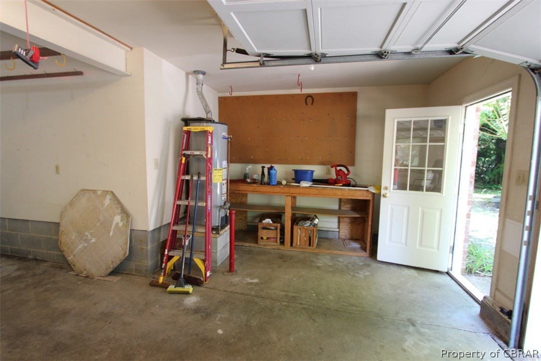 308 Tides Run Yorktown, VA 23692 - Photo 29 of 34 a view of a room with gym equipment