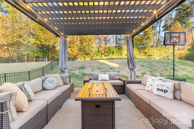 $740,000 | 1331 Cilantro Court, Tega Cay, SC 29708