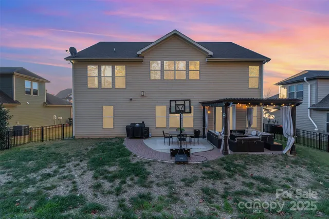 $740,000 | 1331 Cilantro Court, Tega Cay, SC 29708