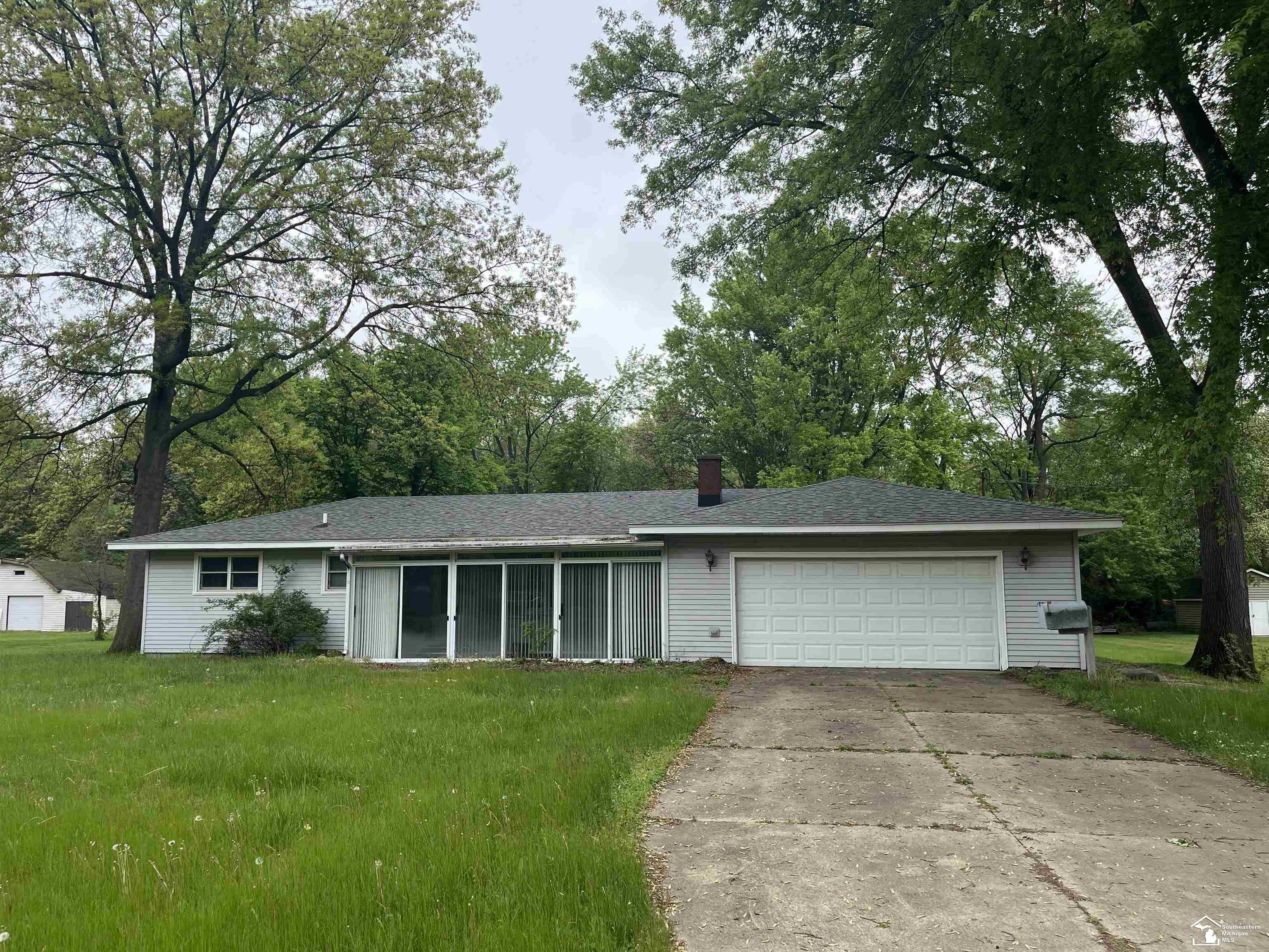 4202 Smith Road Lambertville, MI 48144 - Photo 1 of 15 50174701-d8e668cd-d234-4392-b99c-557bd3402e58.JPG