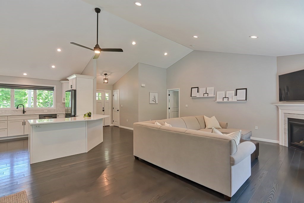 10 Lincoln Road Sutton, MA 01590 - Photo 13 of 42