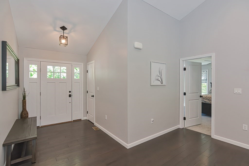 10 Lincoln Road Sutton, MA 01590 - Photo 4 of 42