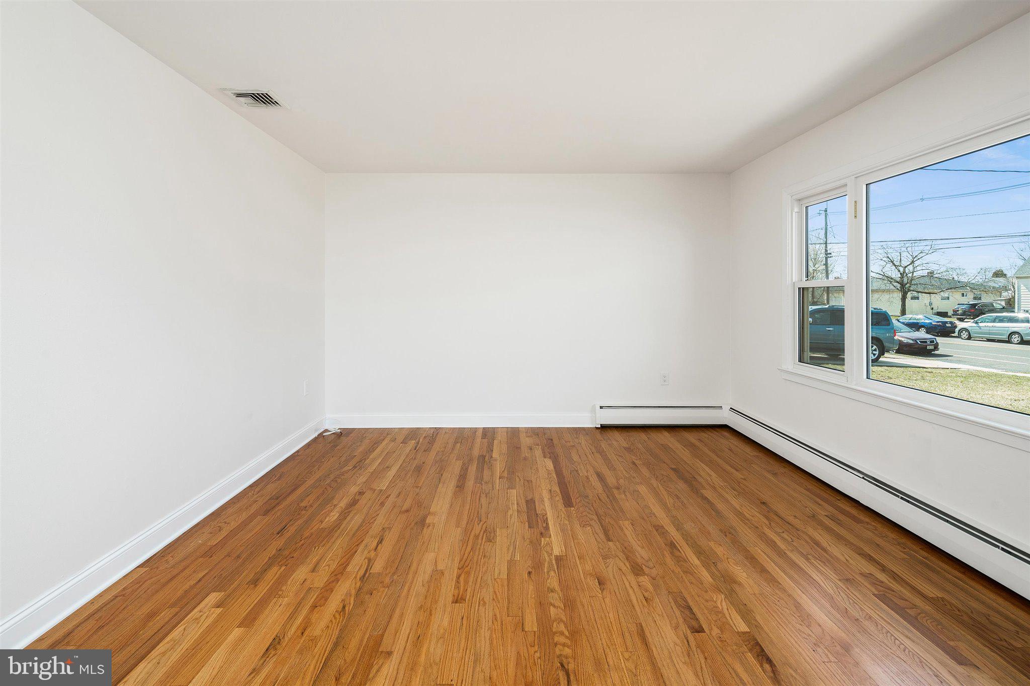 272 George Dye Road Trenton, NJ 08690 - Photo 4 of 27 Gallery Image 4