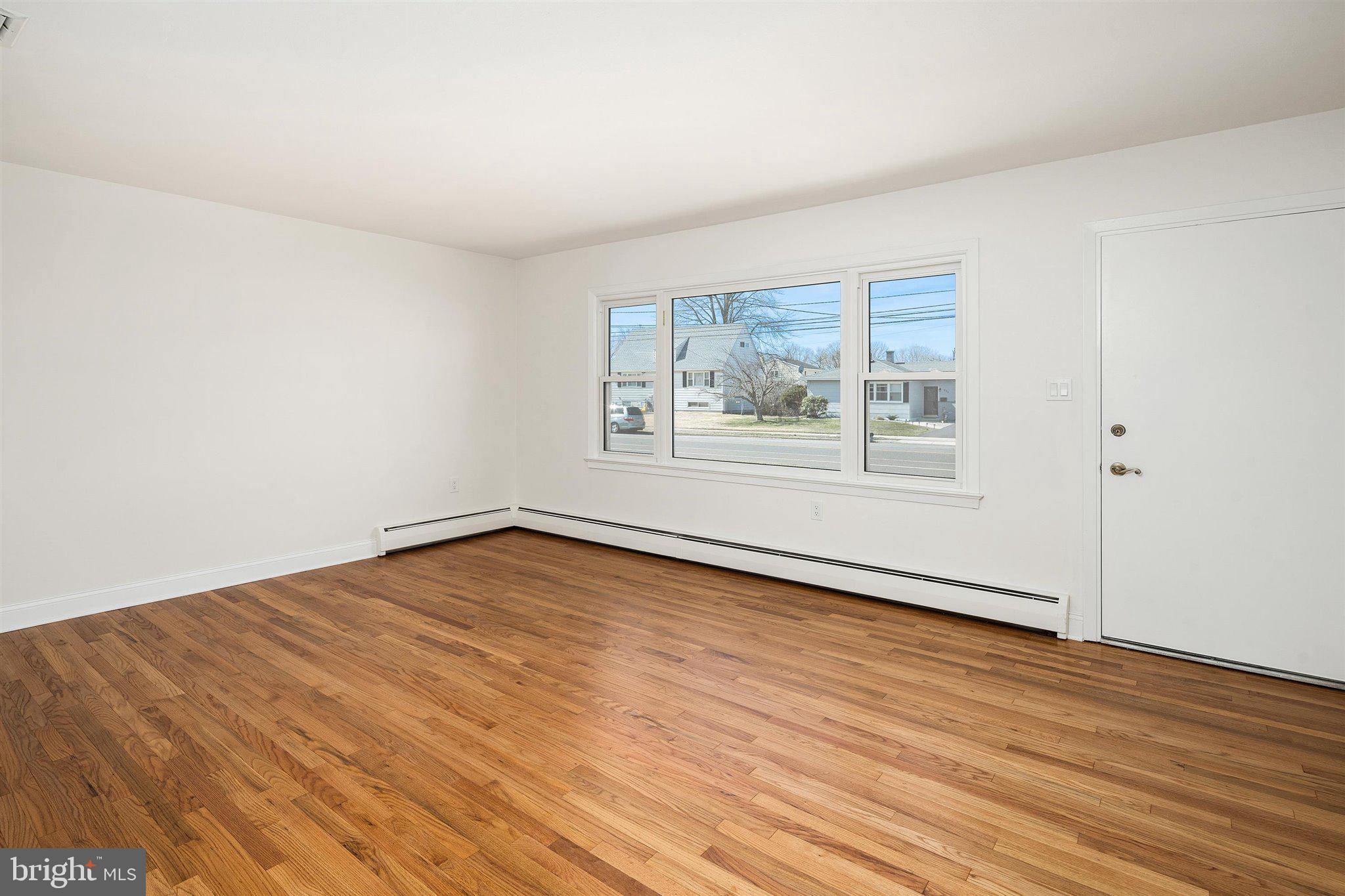 272 George Dye Road Trenton, NJ 08690 - Photo 5 of 27 Gallery Image 5