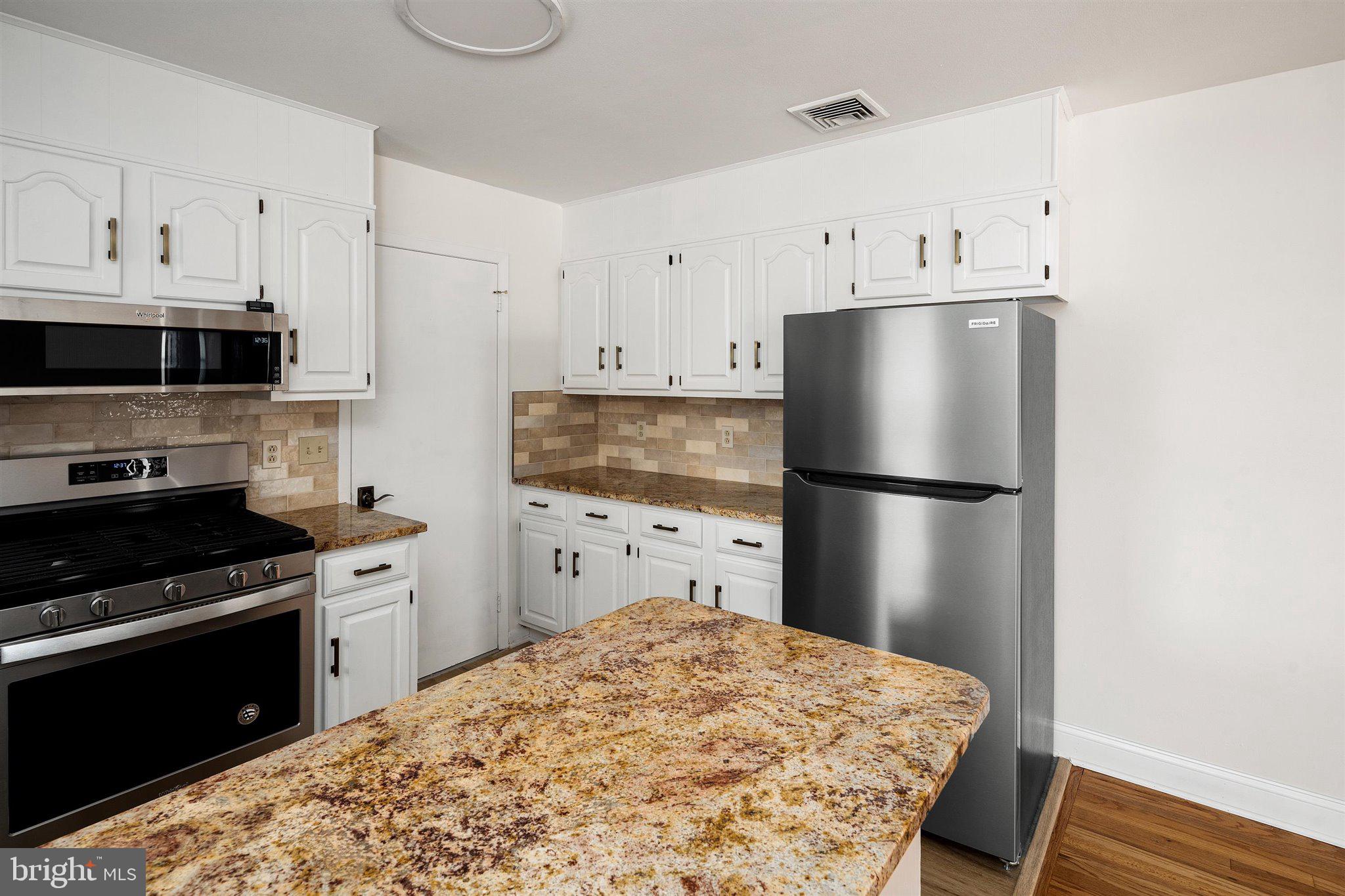 272 George Dye Road Trenton, NJ 08690 - Photo 10 of 27 Gallery Image 10