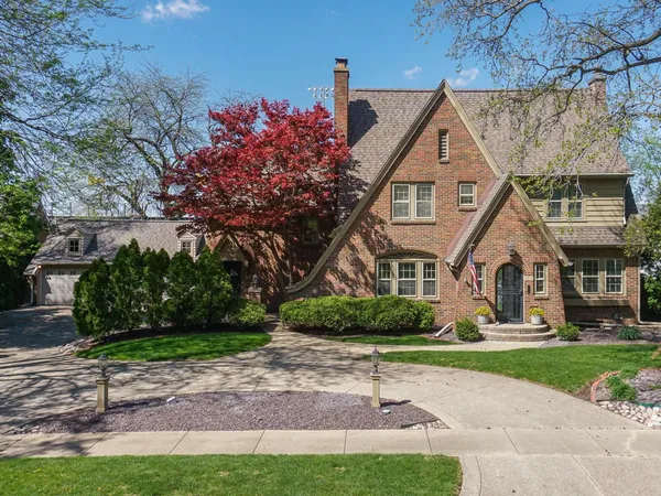 $695,000 | 1202 Elmwood Road, Bloomington, IL 61701