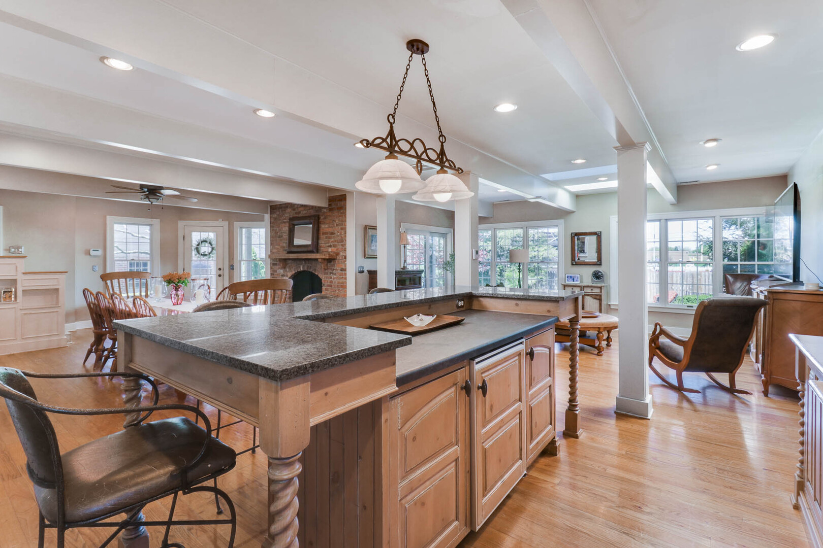 1202 Elmwood Road Bloomington, IL 61701 - Photo 17 of 94