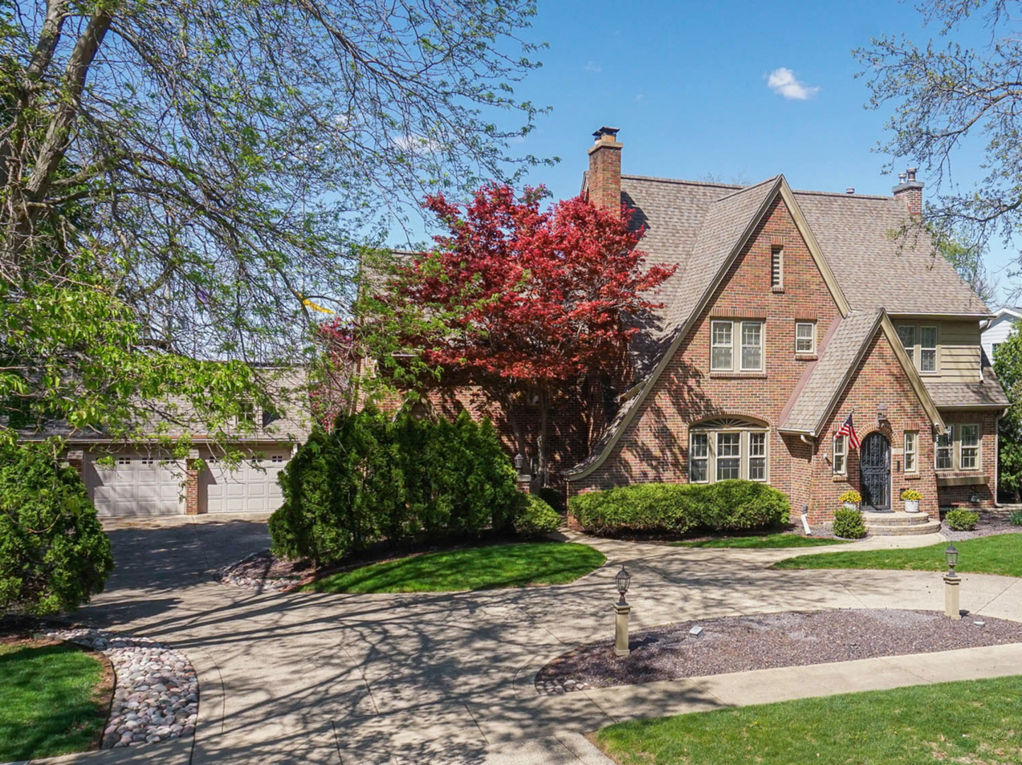 1202 Elmwood Road Bloomington, IL 61701 - Photo 2 of 94