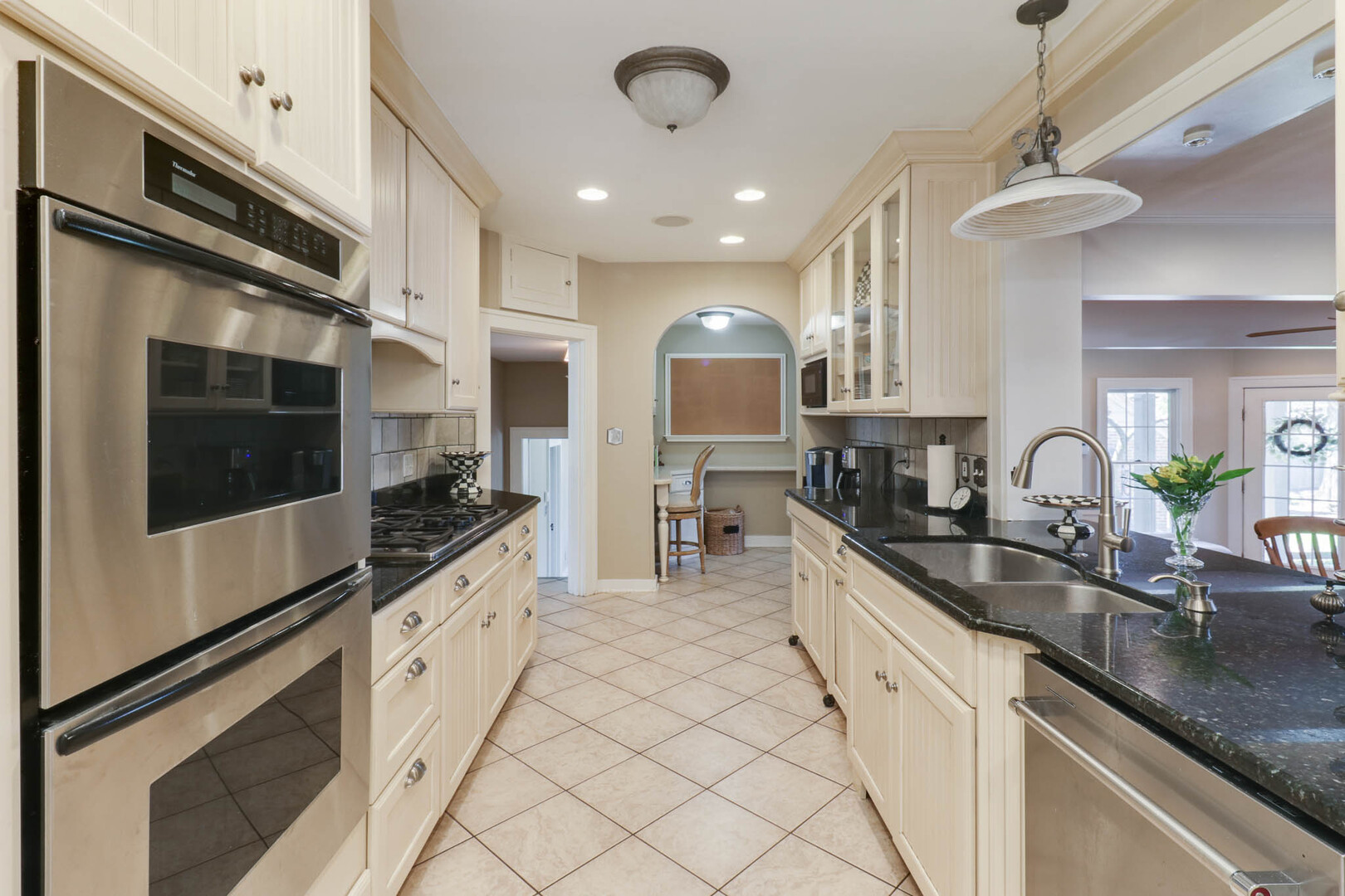 1202 Elmwood Road Bloomington, IL 61701 - Photo 35 of 94
