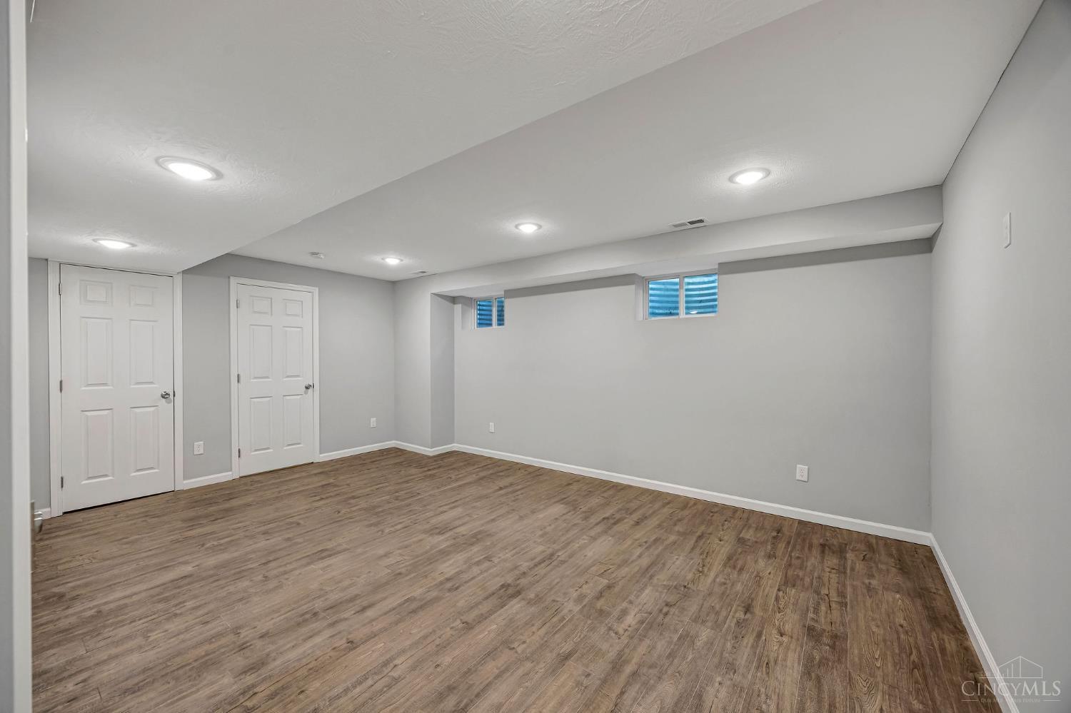 5143 Camargo Road Cincinnati, OH 45227 - Photo 18 of 49