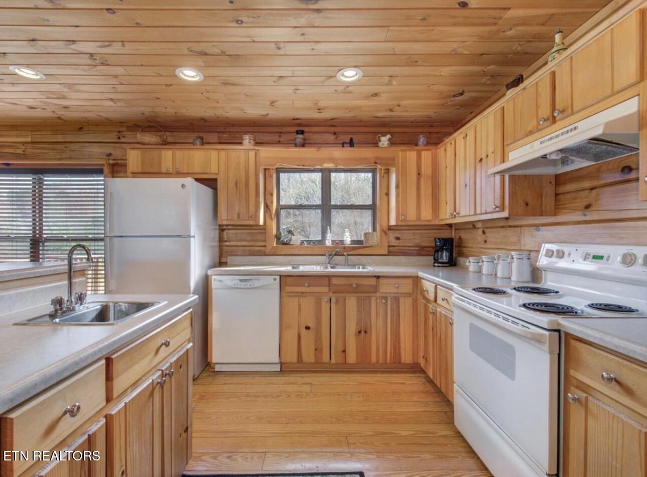 2145 Stillhouse Road Dandridge, TN 37725 - Photo 24 of 36 Kitchen