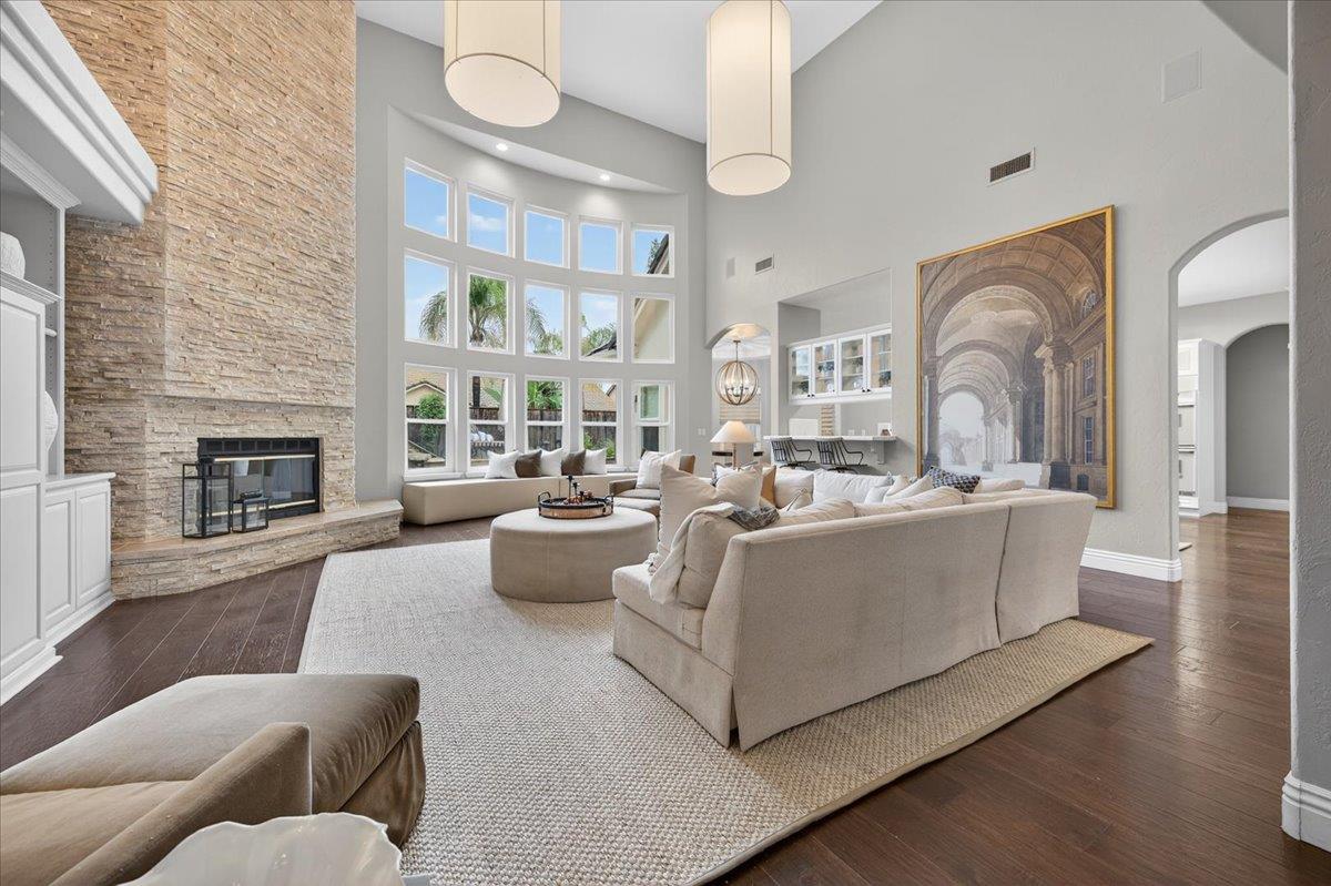 2205 West Fir Avenue Fresno, CA 93711 - Photo 7 of 72