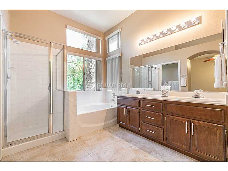 1491 Rancho Ridge Drive Henderson, NV 89012 - Photo 15 of 27 Master Bath/Spa.