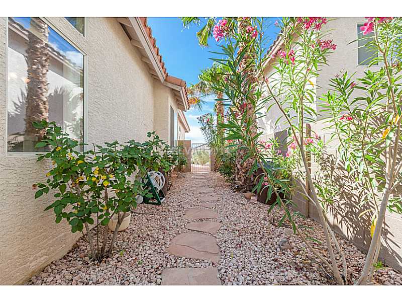 1491 Rancho Ridge Drive Henderson, NV 89012 - Photo 24 of 27 Yard/Garden.