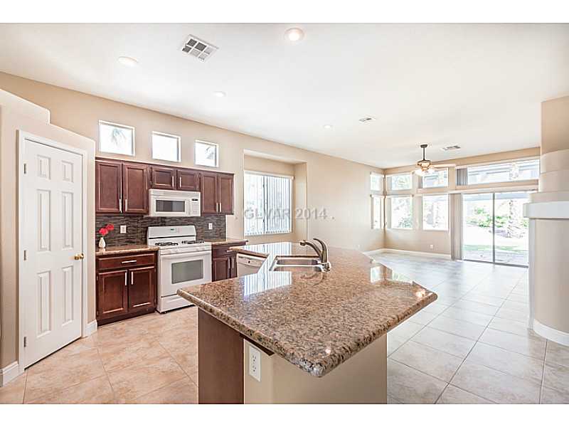 1491 Rancho Ridge Drive Henderson, NV 89012 - Photo 6 of 27 Kitchen.