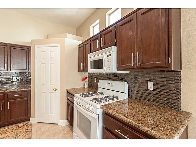 1491 Rancho Ridge Drive Henderson, NV 89012 - Photo 7 of 27 Kitchen.