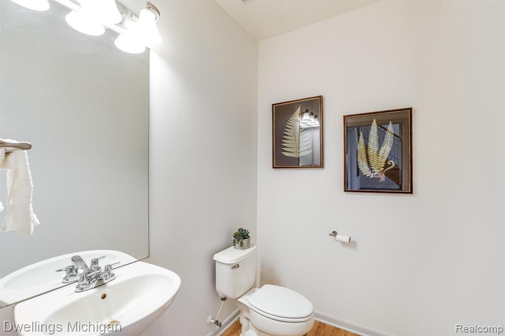 48213 Glenmount Road Canton, MI 48187 - Photo 23 of 53