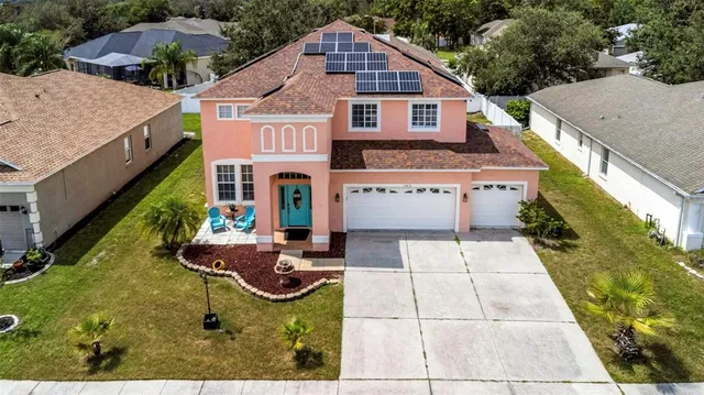 a view of a tennis court