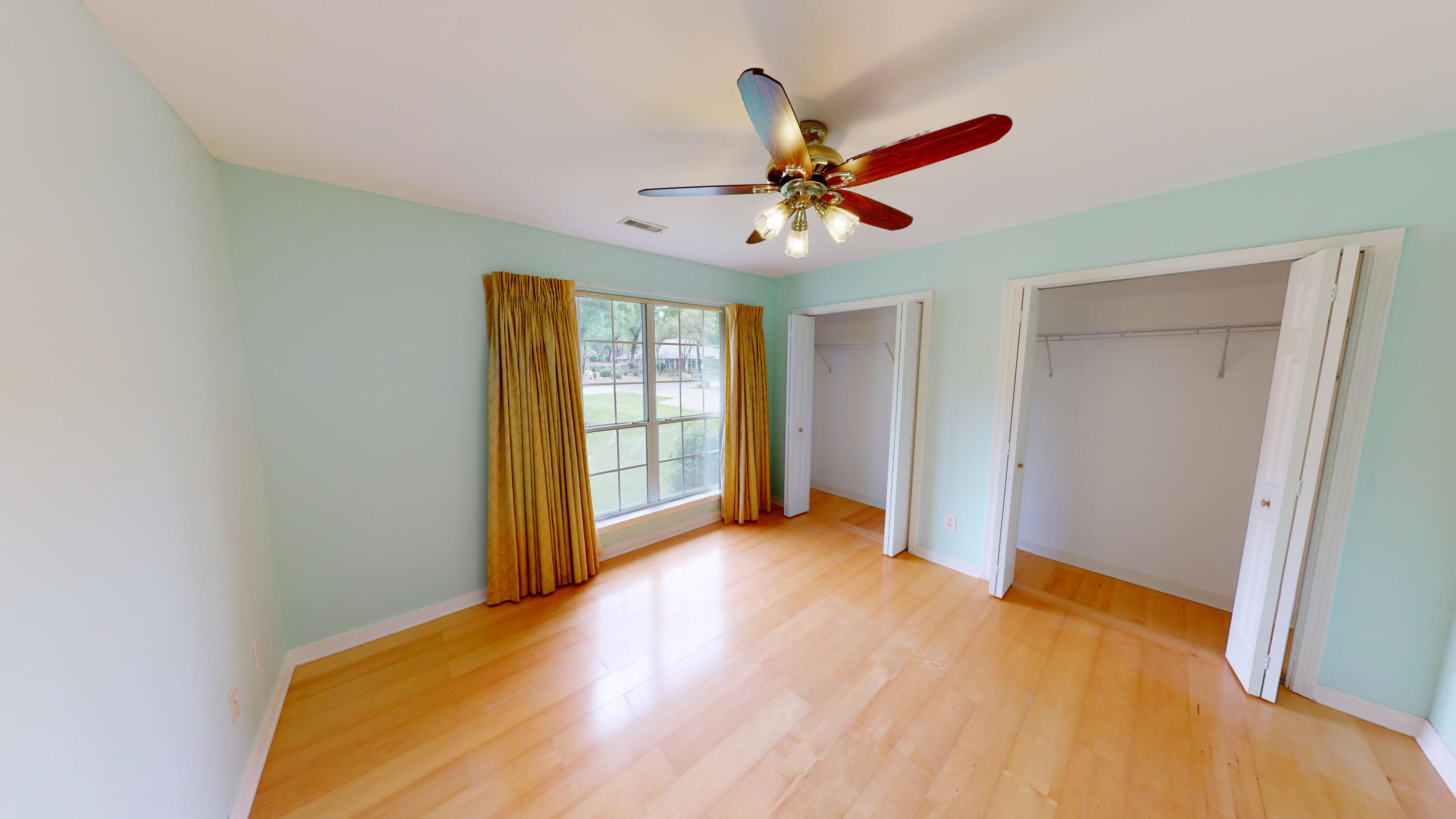 1812 Huntington Road Niceville, FL 32578 - Photo 8 of 28 1812-Huntington-Rd-04142023_003813