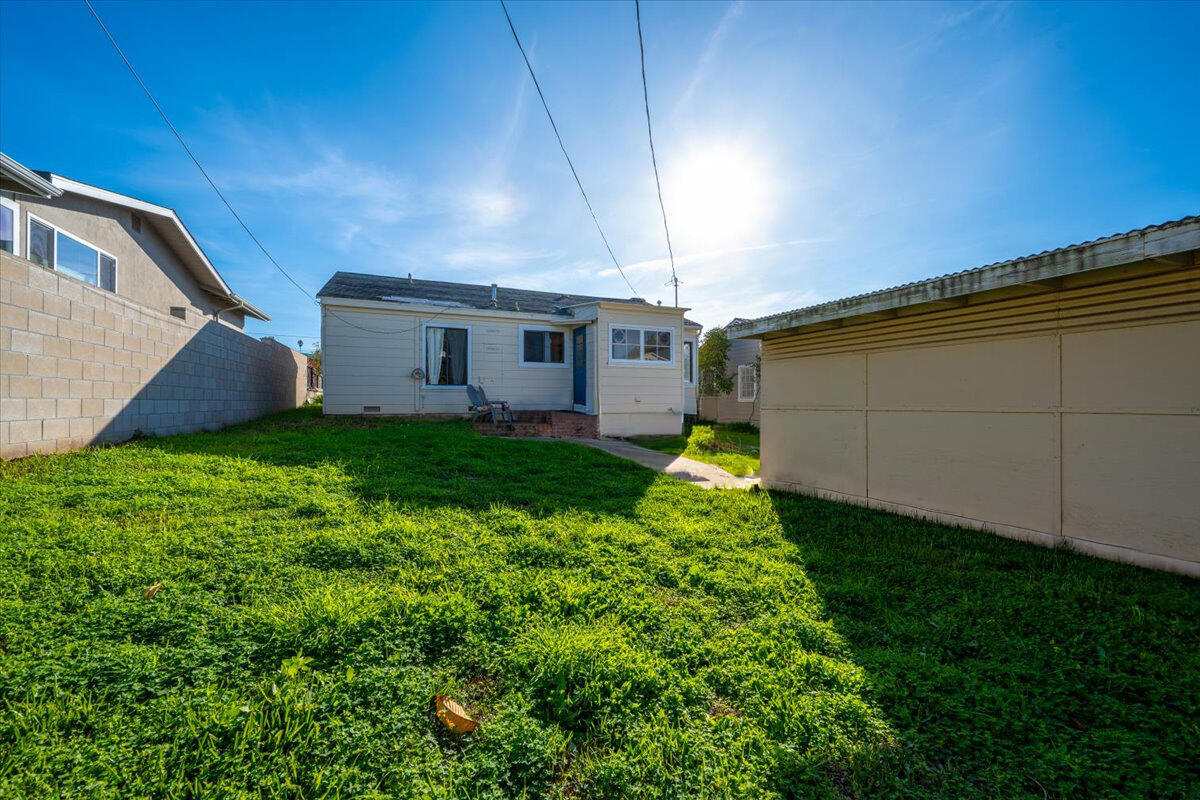 925 Pecho Street Morro Bay, CA 93442 - Photo 24 of 54 a view of a backyard with plants