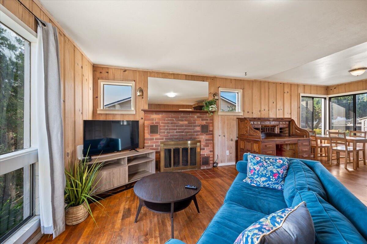925 Pecho Street Morro Bay, CA 93442 - Photo 5 of 54 a living room with furniture and a wooden floor