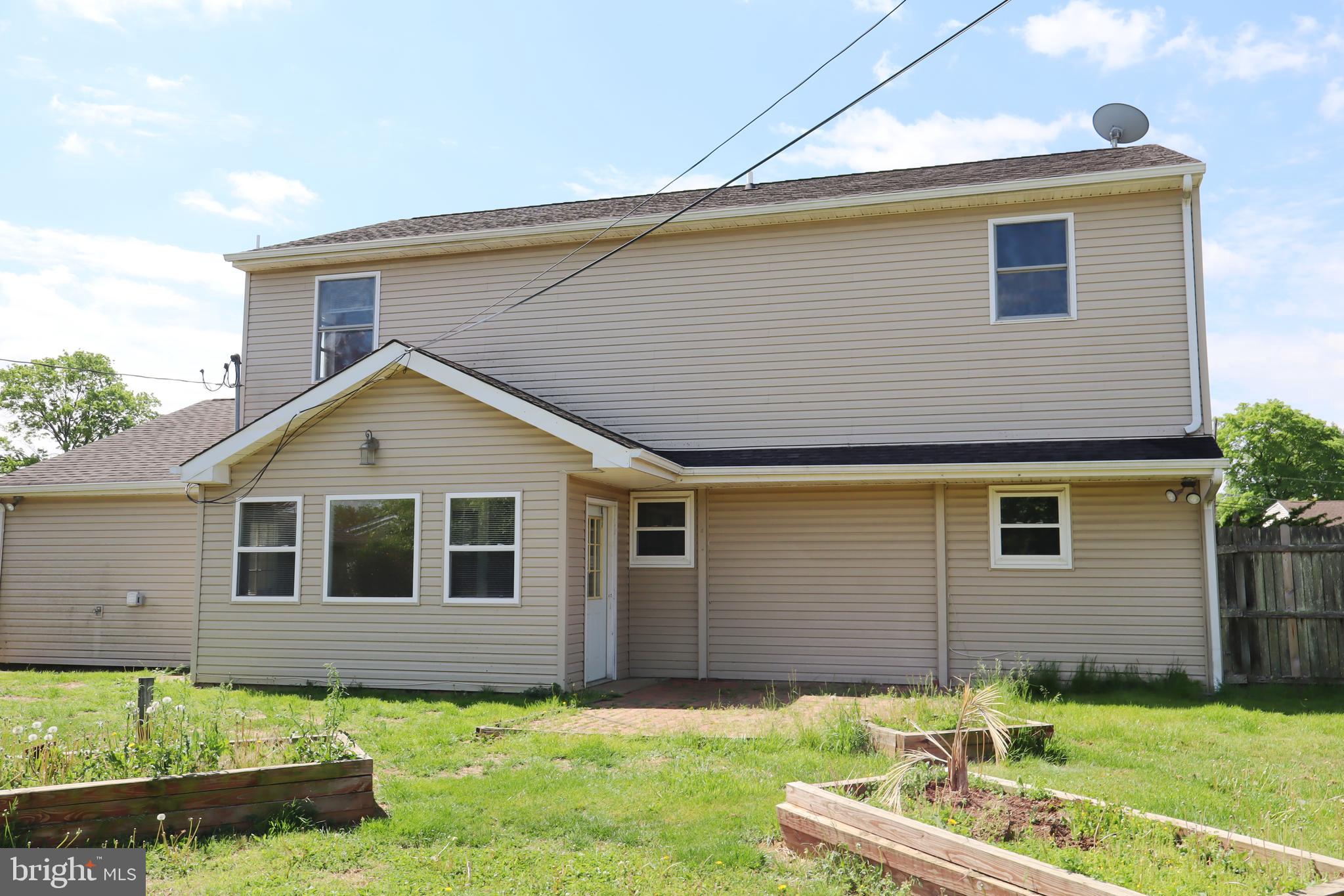 229 Suffolk Road Fairless Hills, PA 19030 - Photo 3 of 36