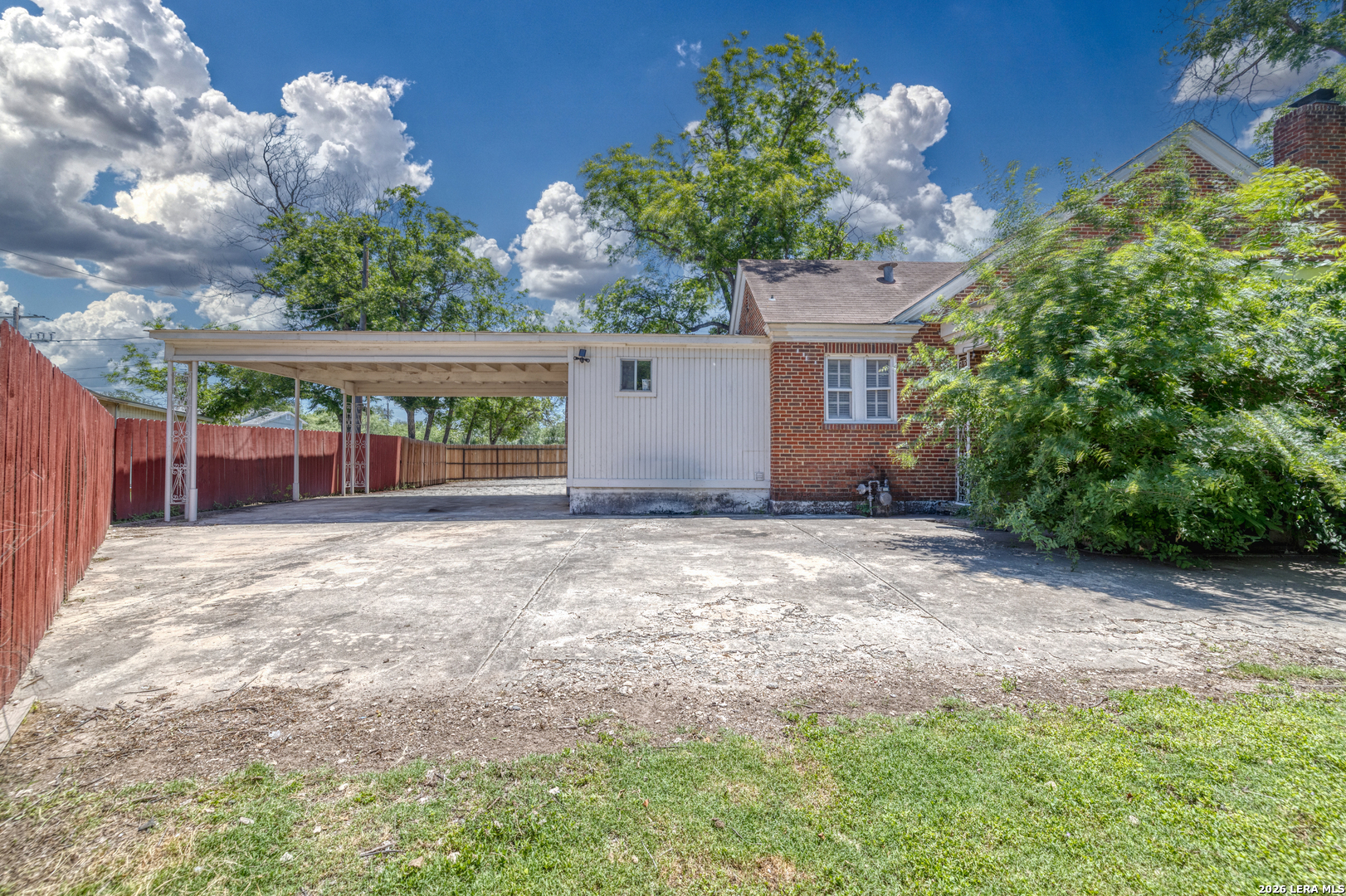 440 South Getty Street Uvalde, TX 78801 - Photo 33 of 39