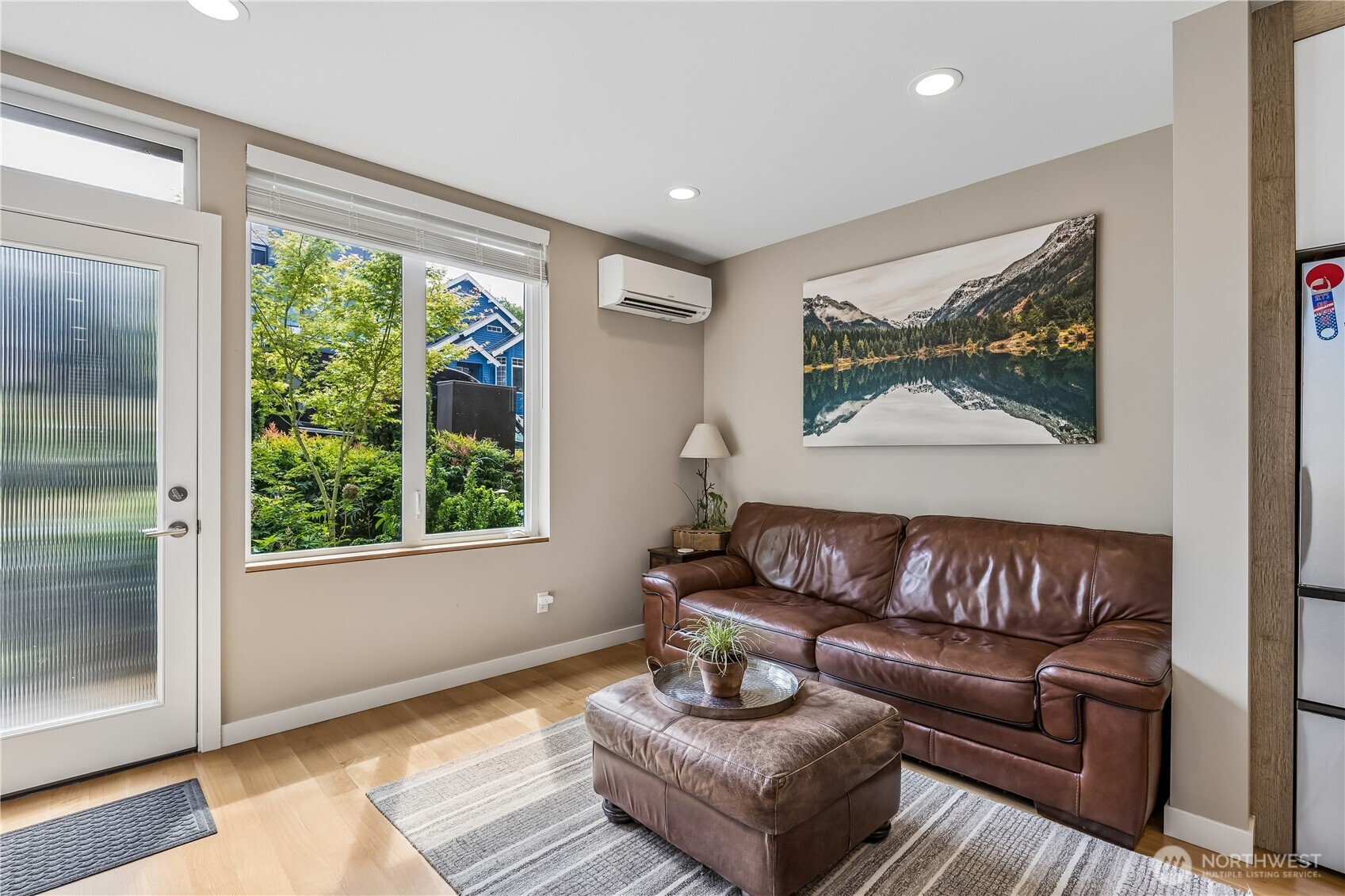 3665 Interlake Avenue North, Unit B Seattle, WA 98103 - Photo 3 of 24