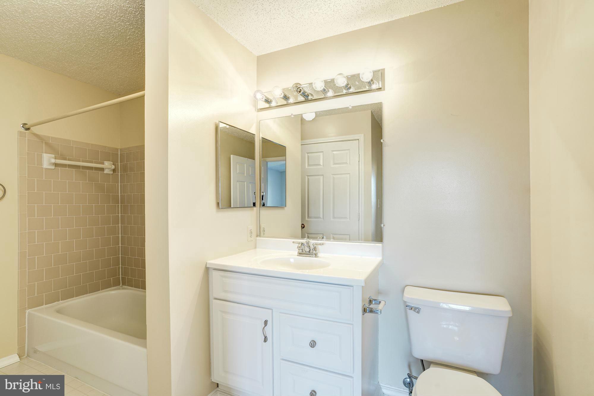 20951 Timber Ridge Terrace, Unit 302 Ashburn, VA 20147 - Photo 17 of 23 Bath