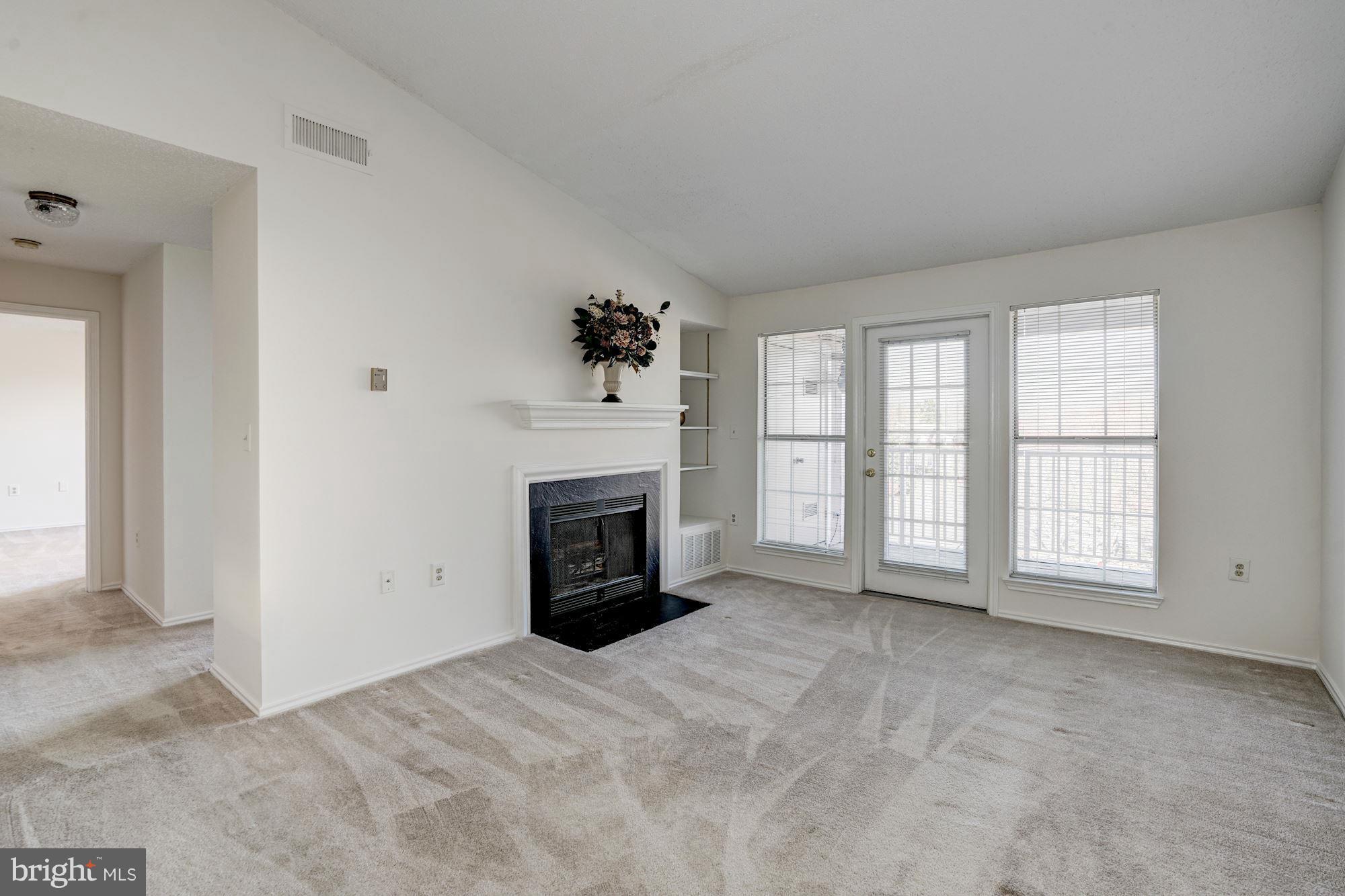 20951 Timber Ridge Terrace, Unit 302 Ashburn, VA 20147 - Photo 5 of 23 Living Room