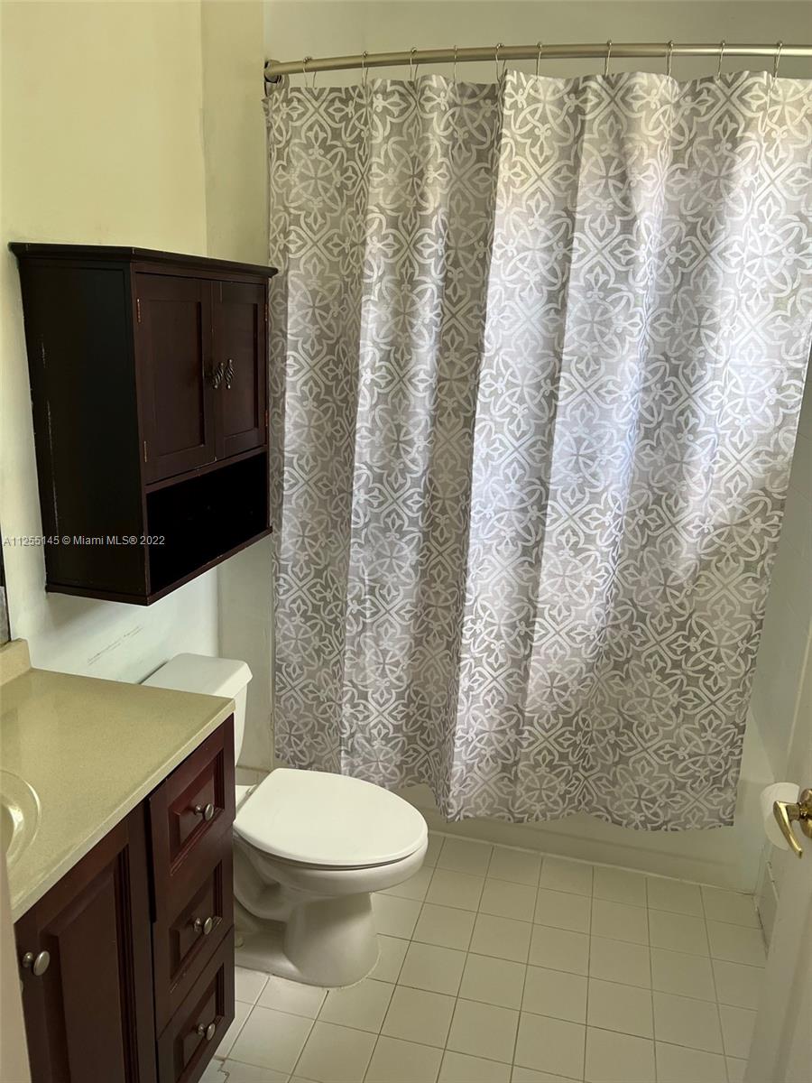 16307 Emerald Cove Road Weston, FL 33331 - Photo 8 of 17